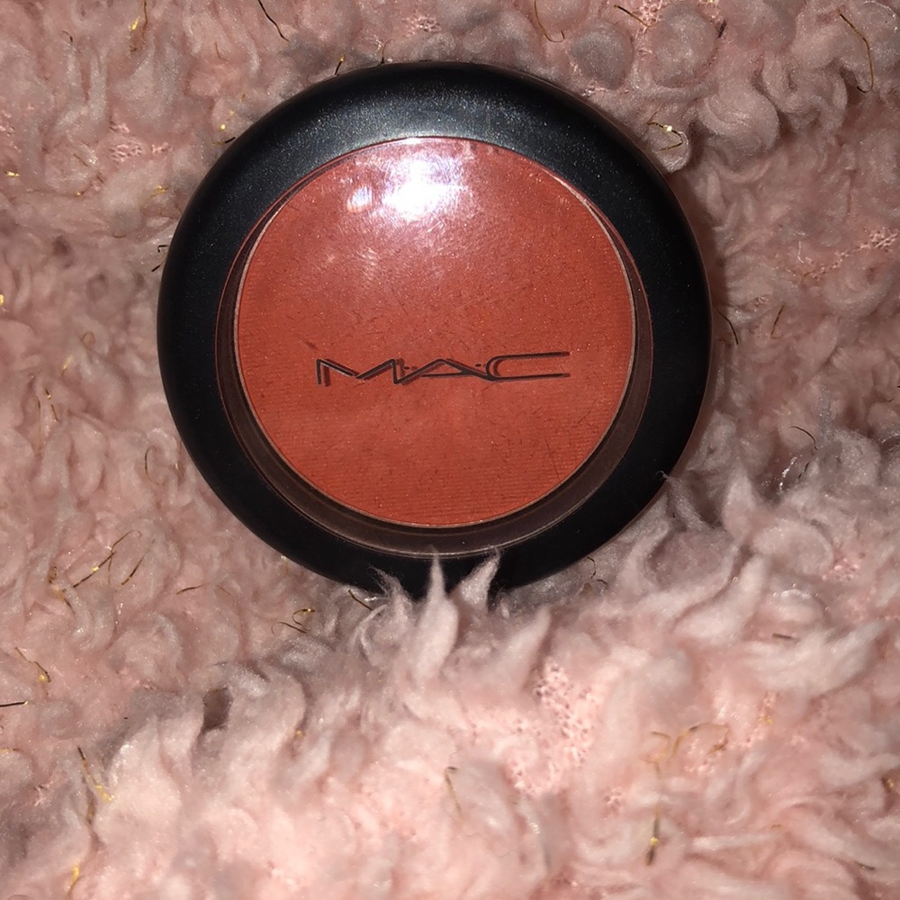Authentic Mac Cosmetics Blush in Shade Devil
